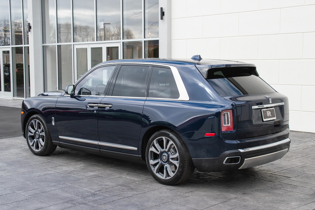 Used 2024 Rolls-Royce Cullinan Base with VIN SLATV4C07RU223862 for sale in Jericho, NY