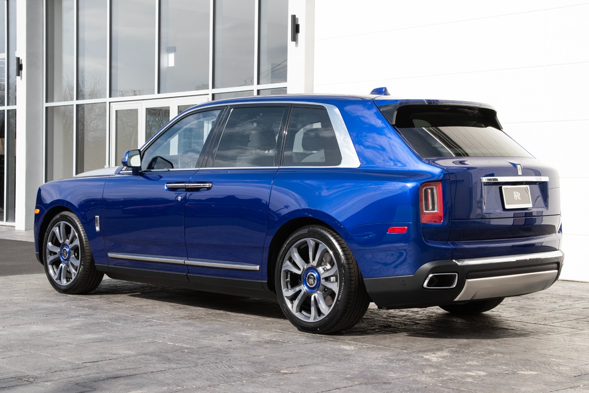 Used 2024 Rolls-Royce Cullinan Base with VIN SLATV4C00RU223900 for sale in Jericho, NY