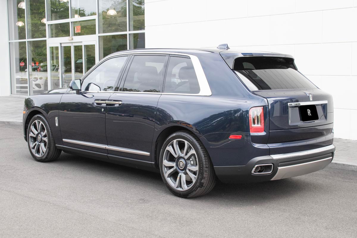 Used 2024 Rolls-Royce Cullinan Base with VIN SLATV4C08RU225166 for sale in Jericho, NY