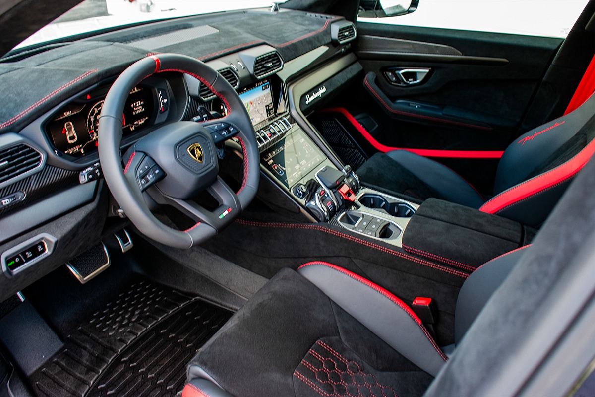 Used 2024 Lamborghini Urus Performante with VIN ZPBUC3ZL2RLA32685 for sale in Jericho, NY