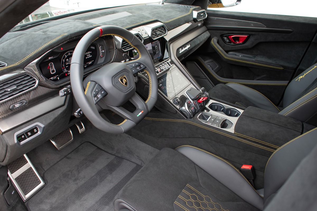 Used 2024 Lamborghini Urus Performante with VIN ZPBUC3ZLXRLA33017 for sale in Jericho, NY